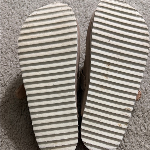 Justice Tan Clogs with Pink Buckle - Picture 3 of 5